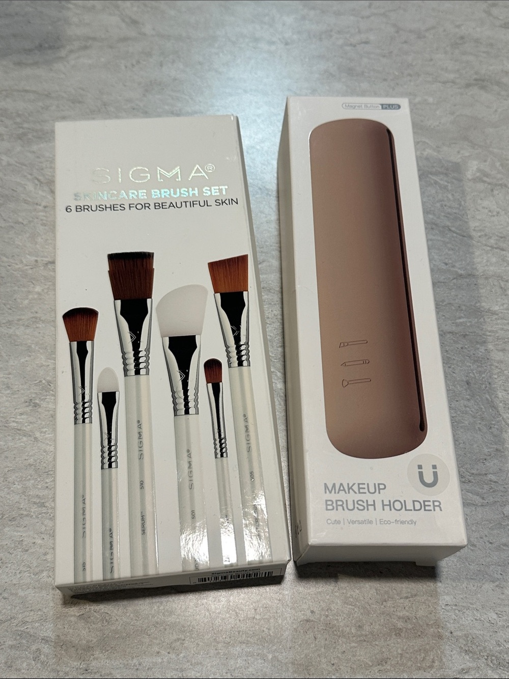 Sigma Beauty White Skincare Brush Set with Blush Pink Brush Holder